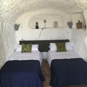 Bed & Breakfast The Cave Of Dreams, Baza